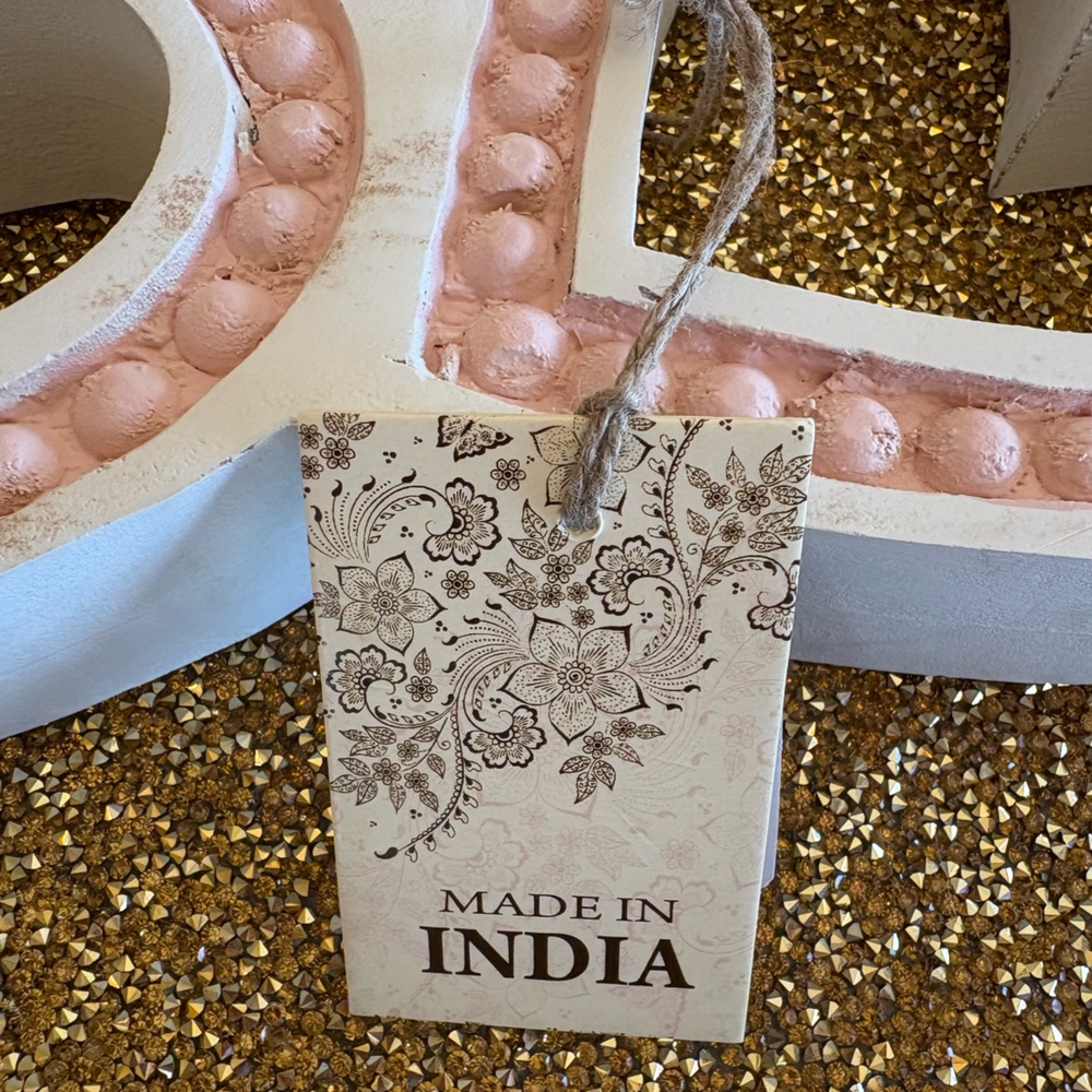 Elegant NWT Wood Pink and Cream Heart-Shaped Decor with Pearl Accents - Picture 2 of 5